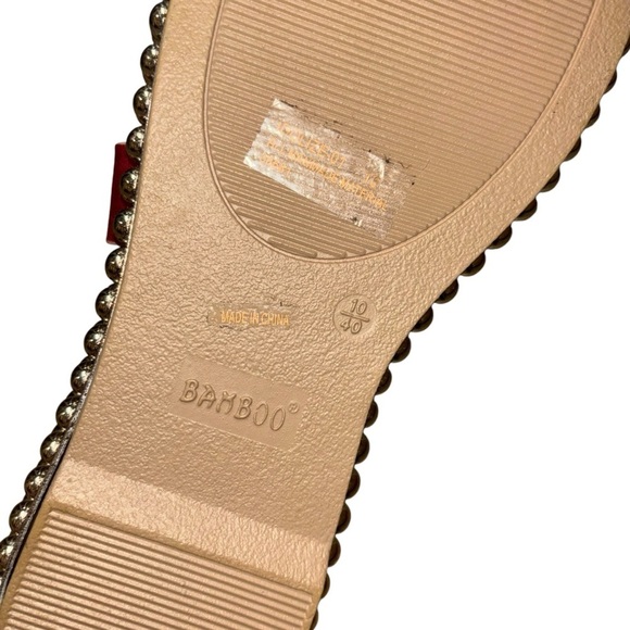 Bamboo Women's Size 10 Strappy Sandals Rainbow Iridescent Buckle Closure Flats - Picture 9 of 10